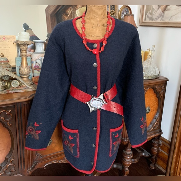 Sweaters - Vintage Norwegian-inspired 100% Wool Floral Embroidered Boho Sweater Cardigan
